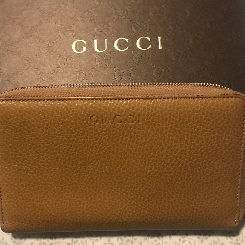 Gucci 321117 Tan Textured Leather Wallet Clutch